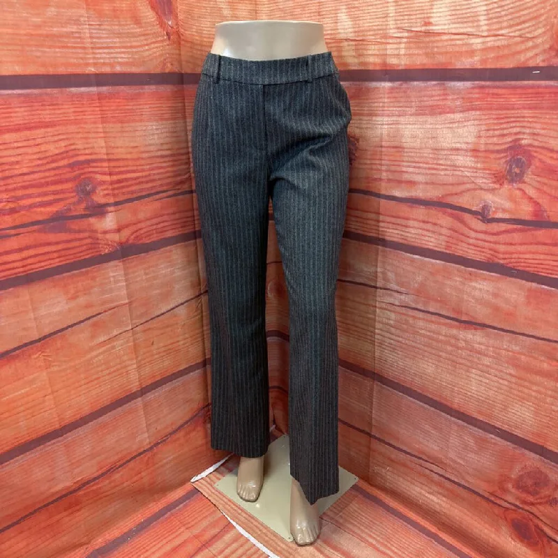 CARLISLE GRAY STRIPED PANTS SIZE 8 TCC Classic Pleated Pants