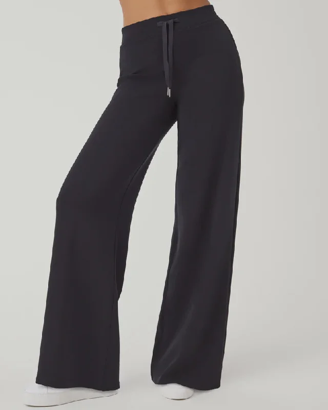 Spanx AirEssentials Wide Leg Pant | Very Black