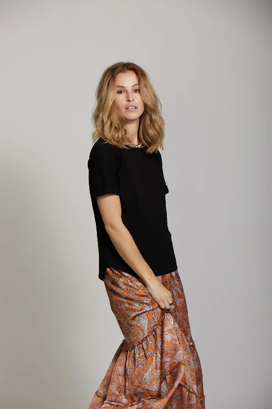 Basic Tee - Black Casual Formal Business