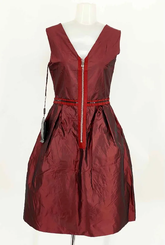 DOLCE & GABBANA Women's Burgundy sheath Silk Blend Shimmer Size 44/8 Dress