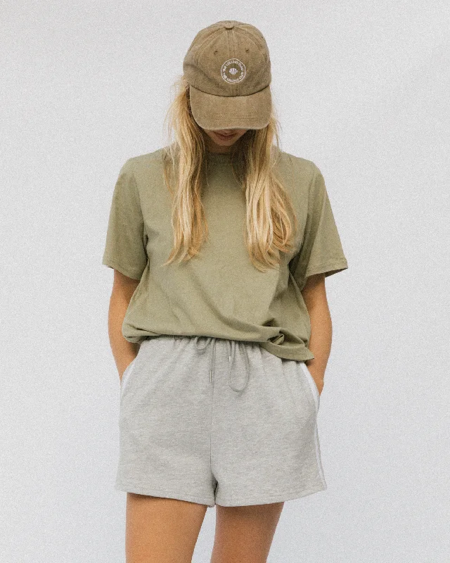 Essentials Tee | Khaki Zippered Front Buttoned Front Snap Front