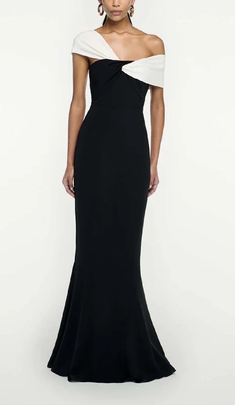 ASYMMETRIC OFF-THE-SHOULDER MAXI DRESS IN BLACK Fashionable Button-Down Maxi Dress