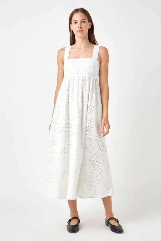 Broderie Anglaise Maxi Dress Elegant Maxi Dress with Drapes