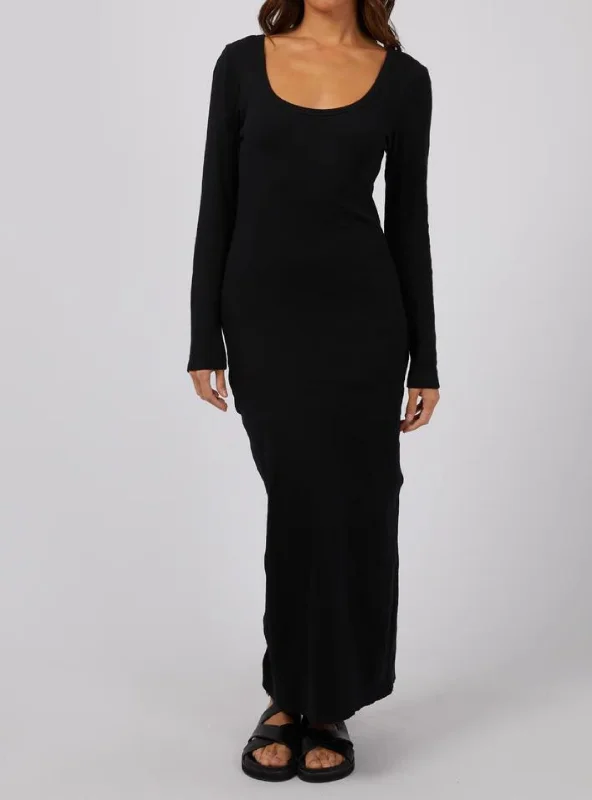HAZEL L/S MAXI DRESS - Black Fashionable Open-Back Maxi Dress