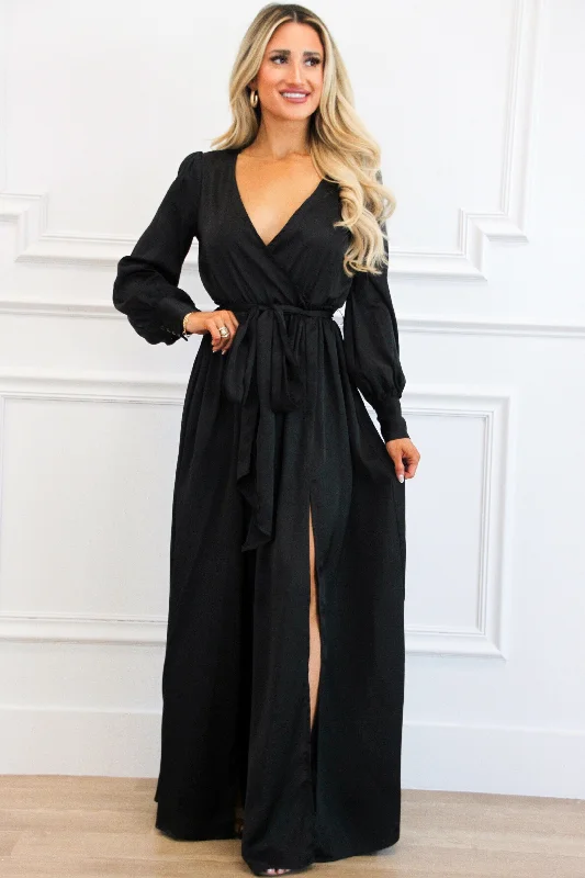 Winter Beauty Maxi Dress: Black Comfortable Fit-and-Flare Maxi Dress