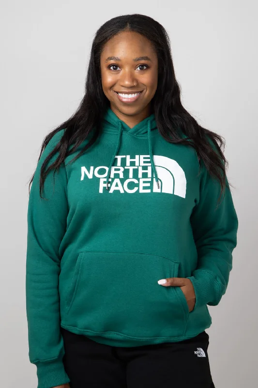 The North Face Half Dome Hoodie for Women in Evergreen | NF0A7UNO-NL1 Hoodie with Reflective Safety Nightwear The North Face Half Dome Hoodie for Women in Evergreen | NF0A7UNO-NL1 Hoodie with Reflective Safety Nightwear